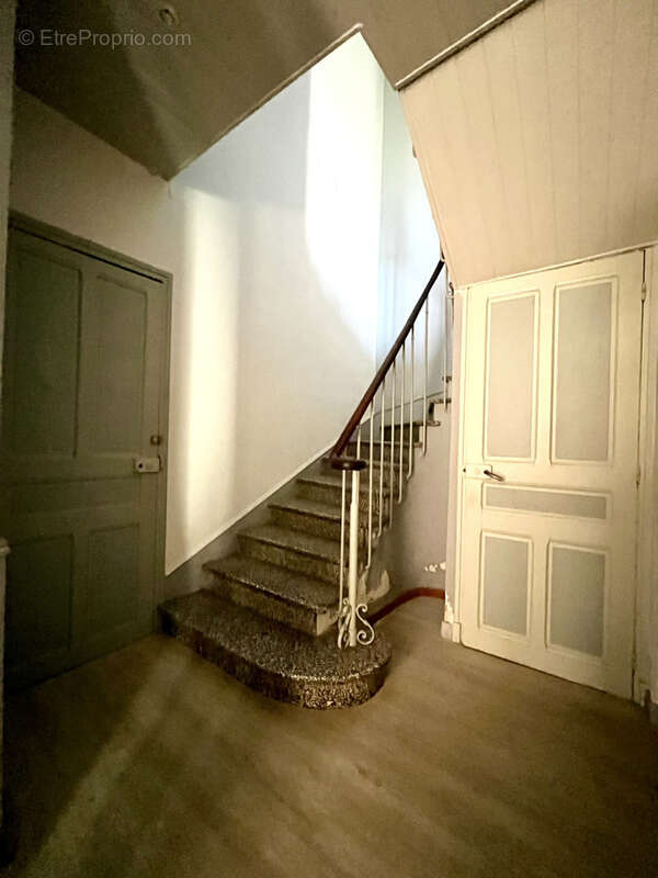 Maison de style comprenant 2 logements sur 1540m2 de parcelle divisible - photo 22
