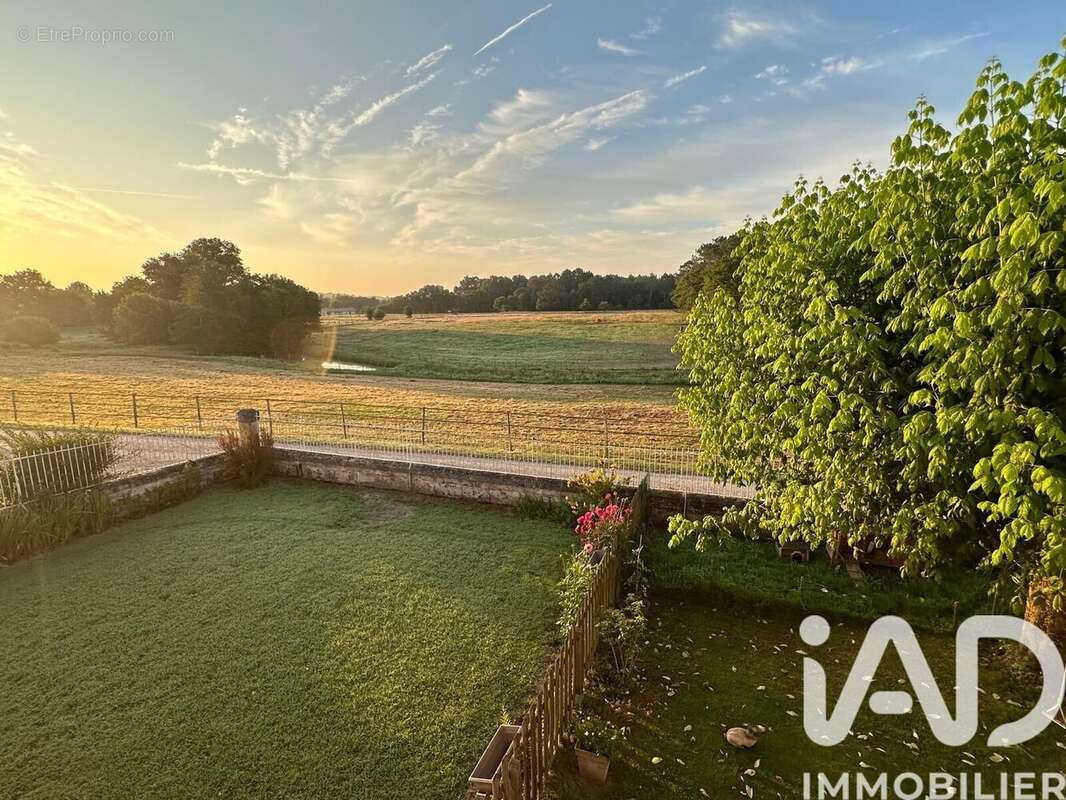 Maison 371 m² à Marcenais  - photo 6
