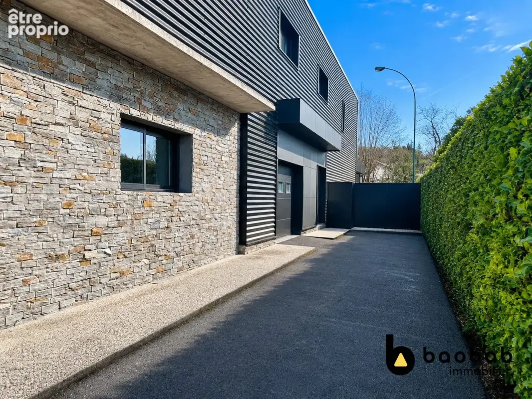 Commerce 440 m² à Challes-Les-Eaux  - photo 8