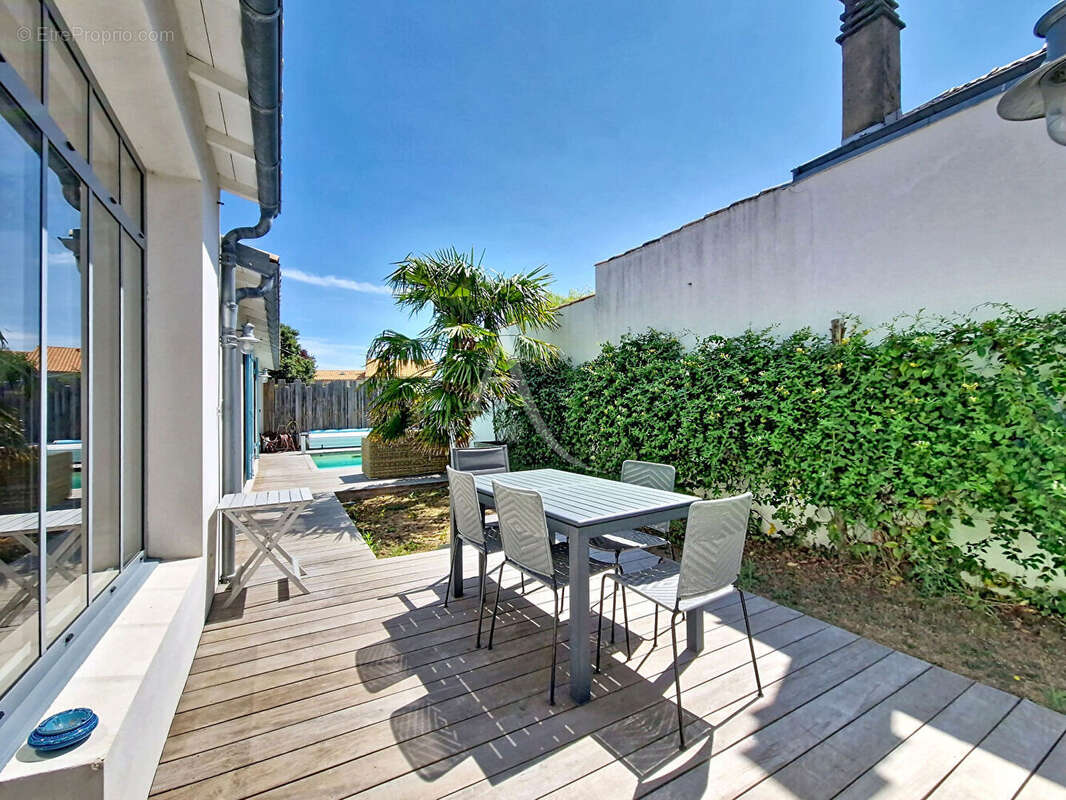 Maison  5 pièces 136 m2 - photo 2