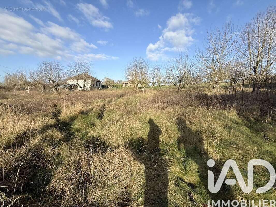Photo 2 - Terrain à BERCENAY-LE-HAYER
