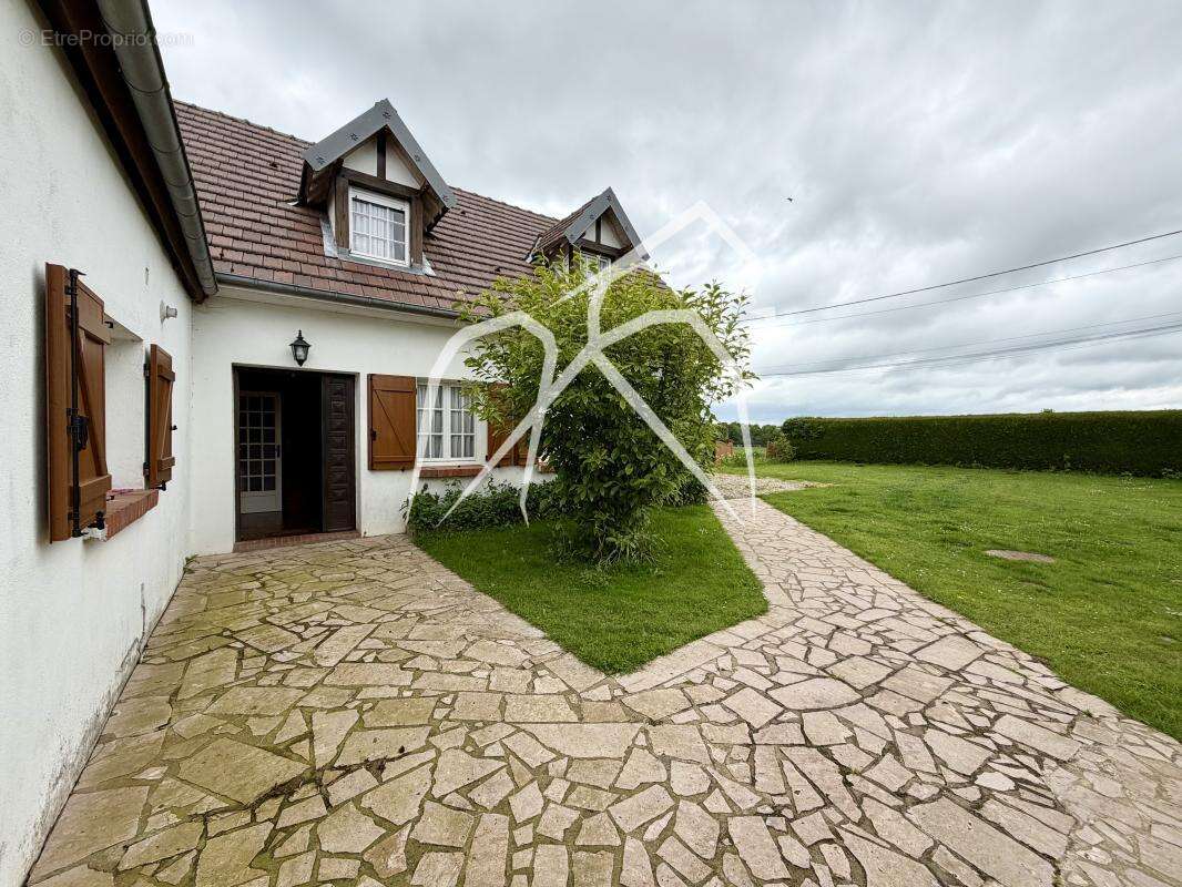 Maison à CLERES
