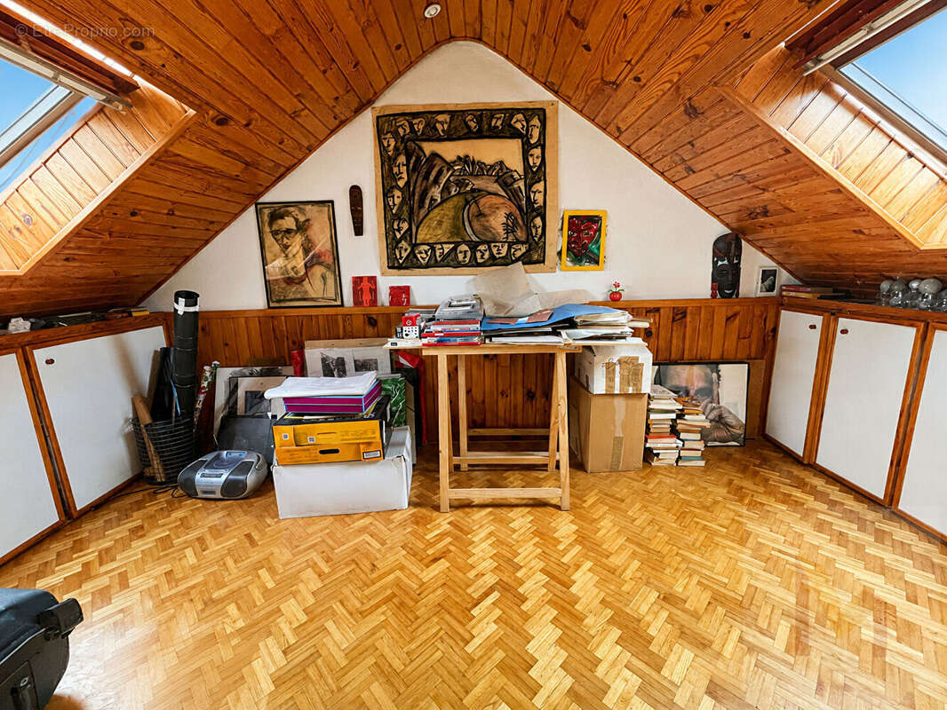 Charmante maison 5 pièces sur une parcelle de 217 m², au calme absolu. - photo 12