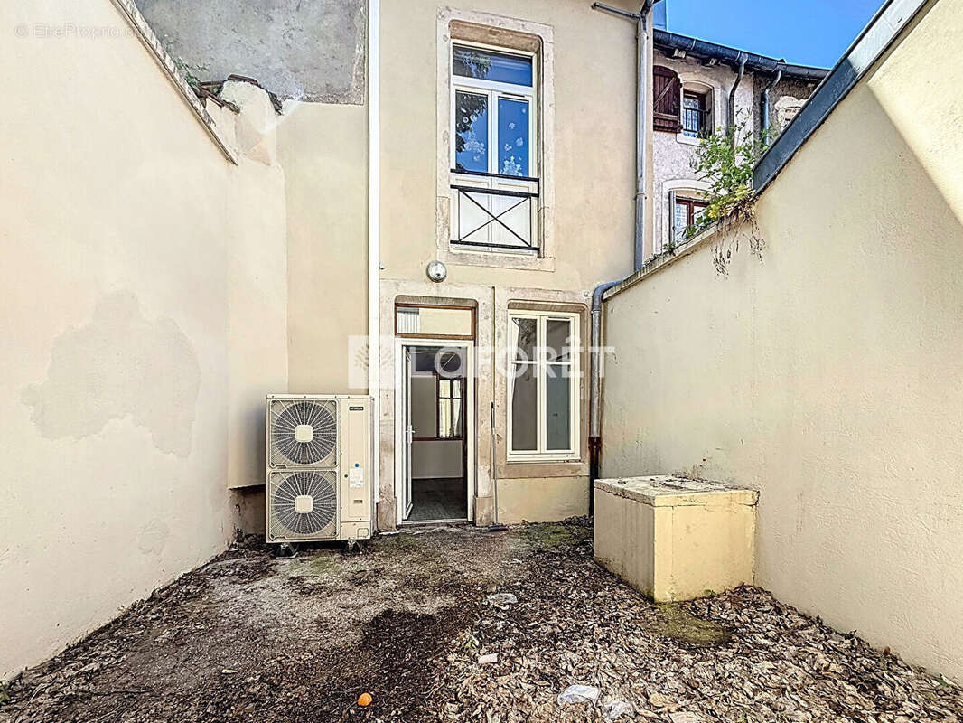 Maison à NEUFCHATEAU