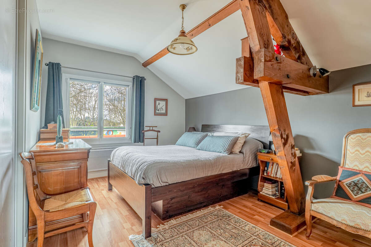 Maison à LA TOUR-DE-SALVAGNY