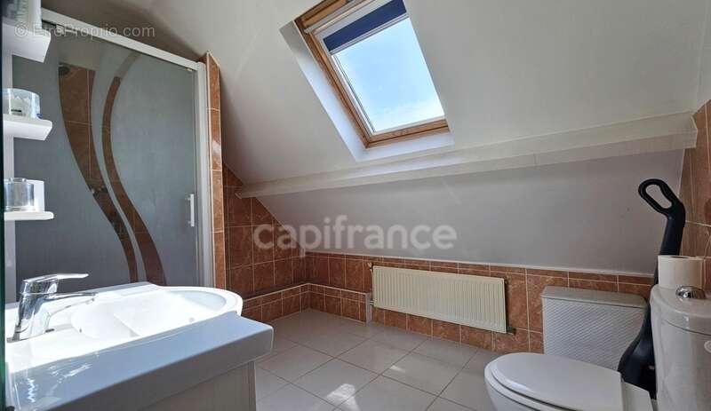 Maison à OLLAINVILLE