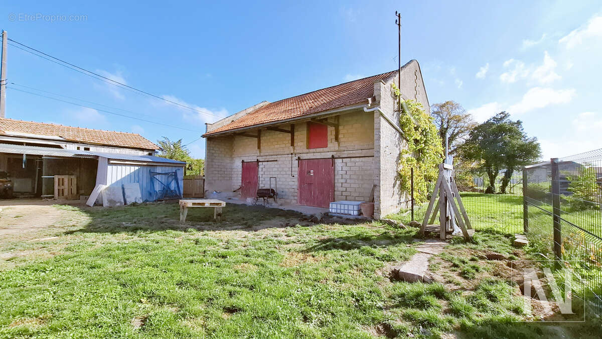 Maison à SAINT-NABORD-SUR-AUBE