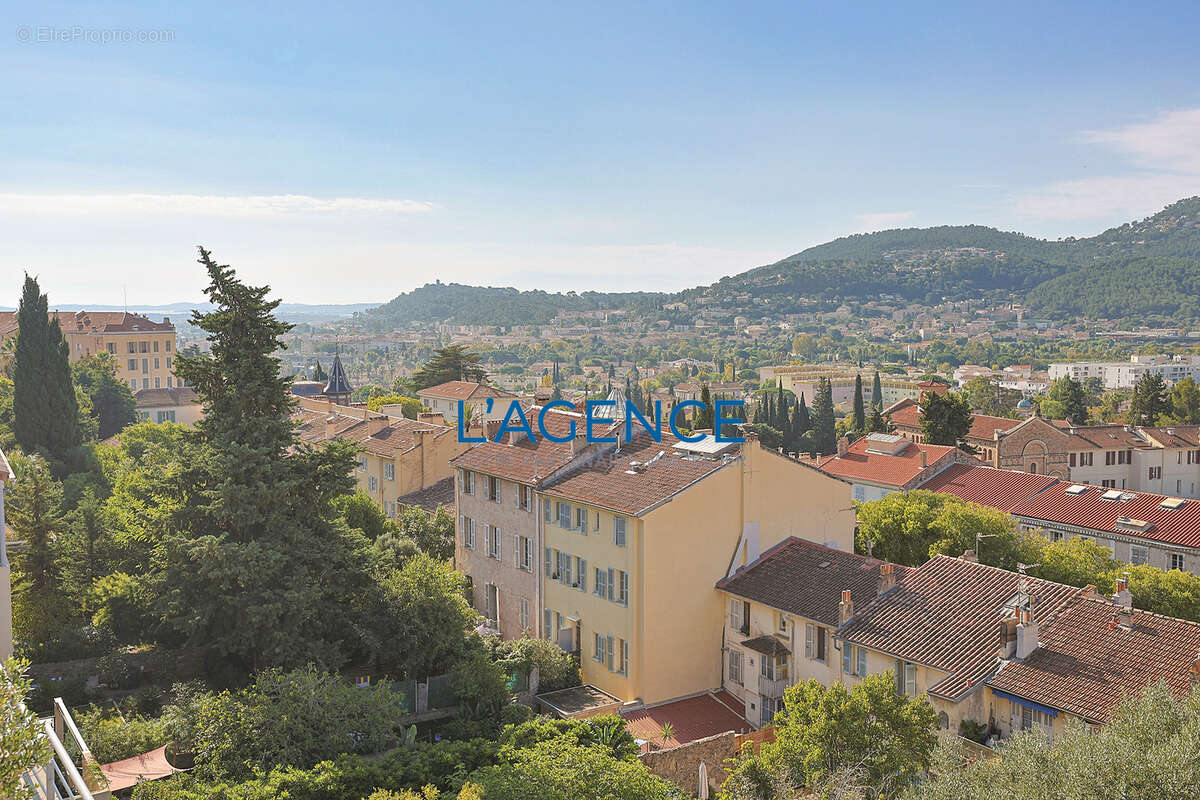 Appartement à HYERES