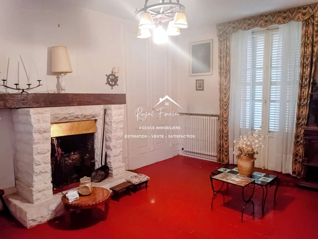 Pièce de vie  - Maison à CHARNIZAY