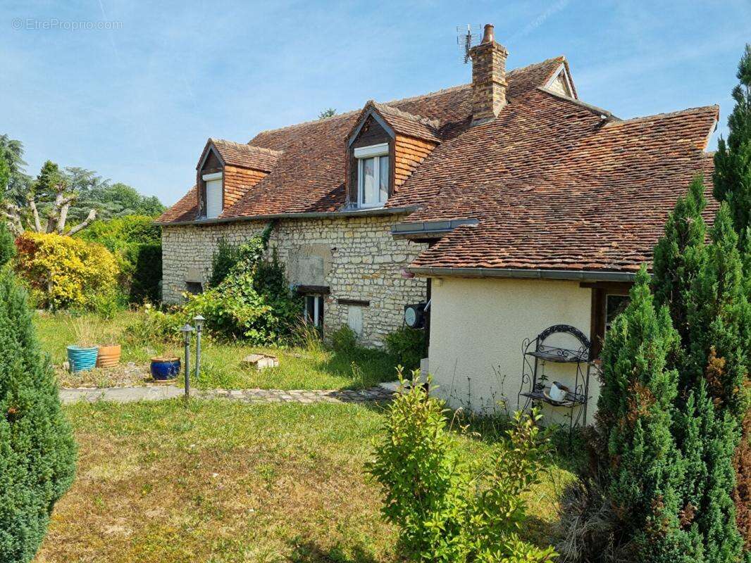 Maison à PLAIMPIED-GIVAUDINS