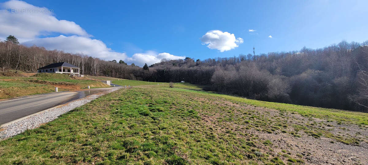 Terrain à BEYNAT