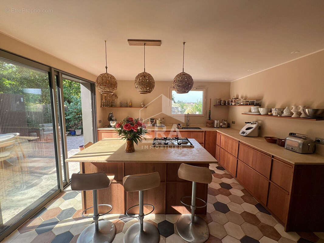 Demeure 220m² à mazerolles-le-salin - photo 5