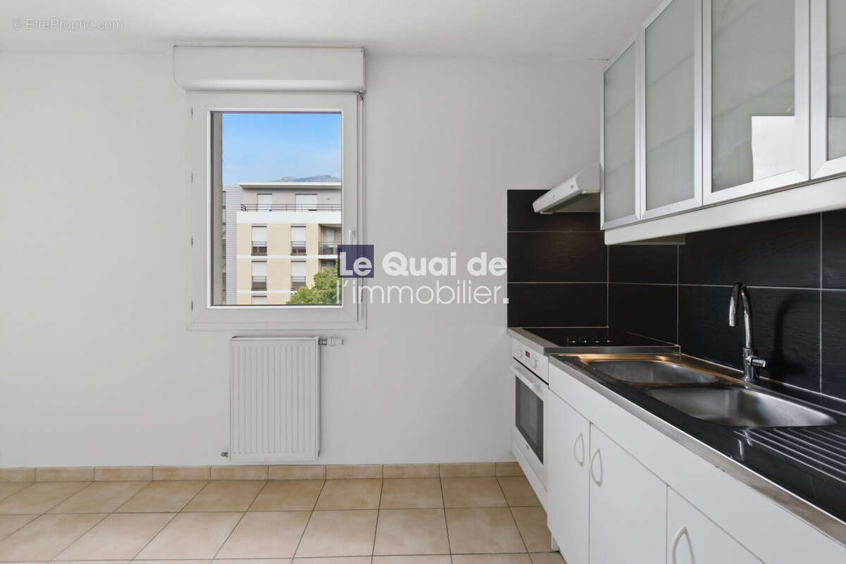 Appartement 65 m² à Echirolles  - photo 4