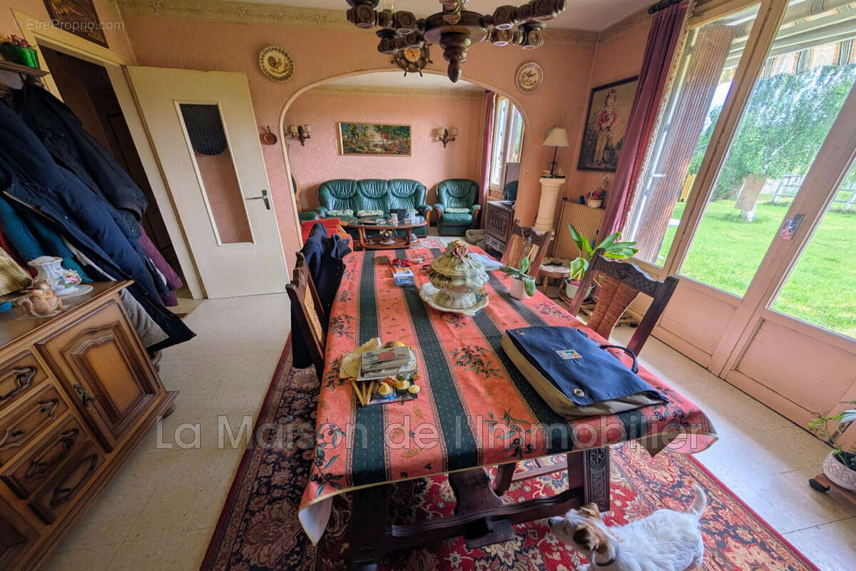 Maison à CRIQUEBEUF-SUR-SEINE