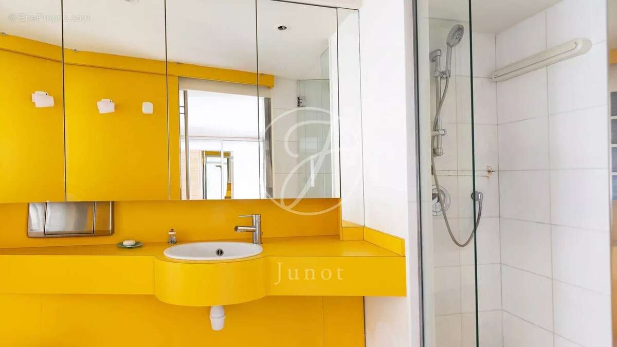 Appartement à PARIS-19E