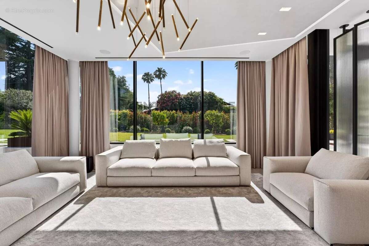 CAP D'ANTIBES- versant Ouest, villa contemporaine neuve d’exception dans un domaine privé - photo 6