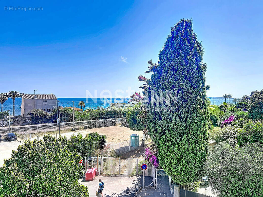Appartement à VALLAURIS