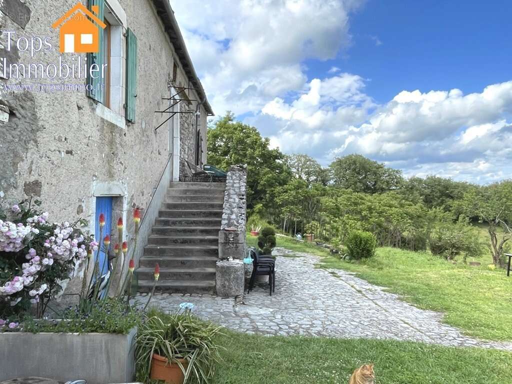 Maison à SAINT-ANDRE-DE-NAJAC