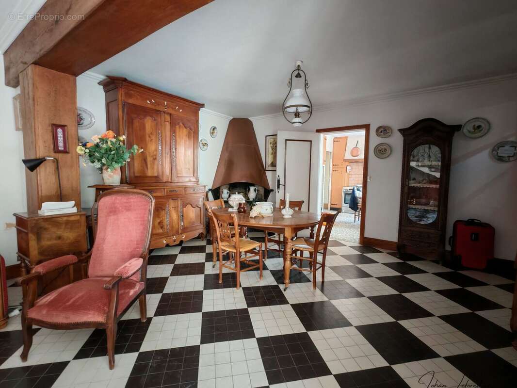 Maison à LE COUDRAY-MACOUARD