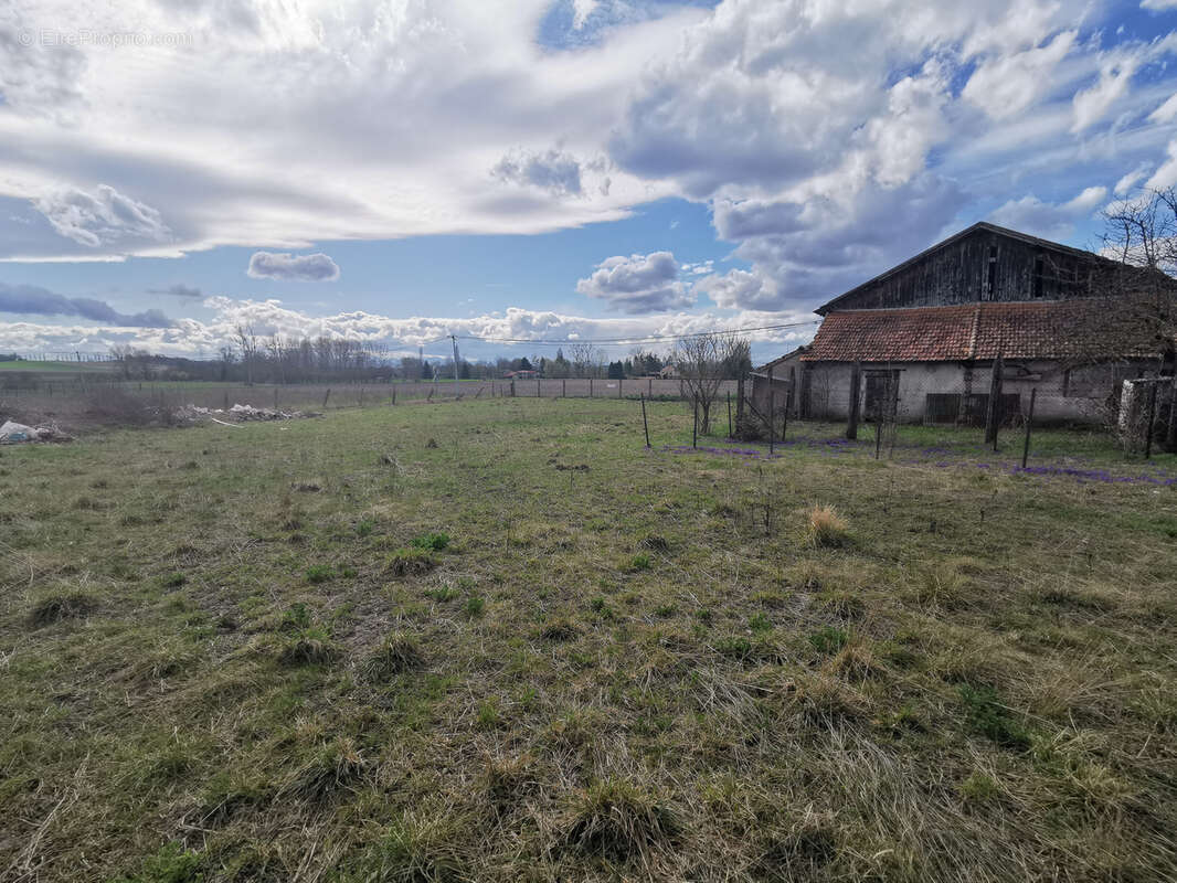 Maison à SAINT-CLEMENT-DE-REGNAT