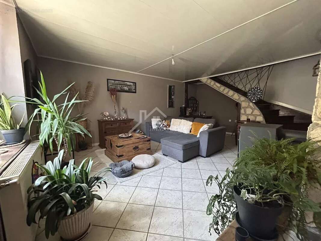 Maison 4 pièces - 163,84m² - photo 4