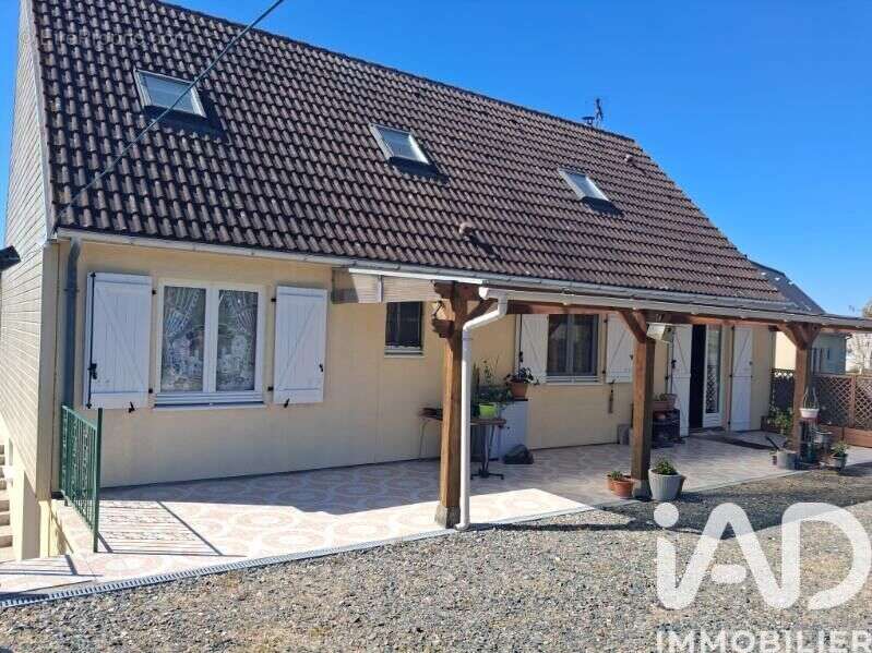 Maison 125 m² à Orbigny  - photo 2