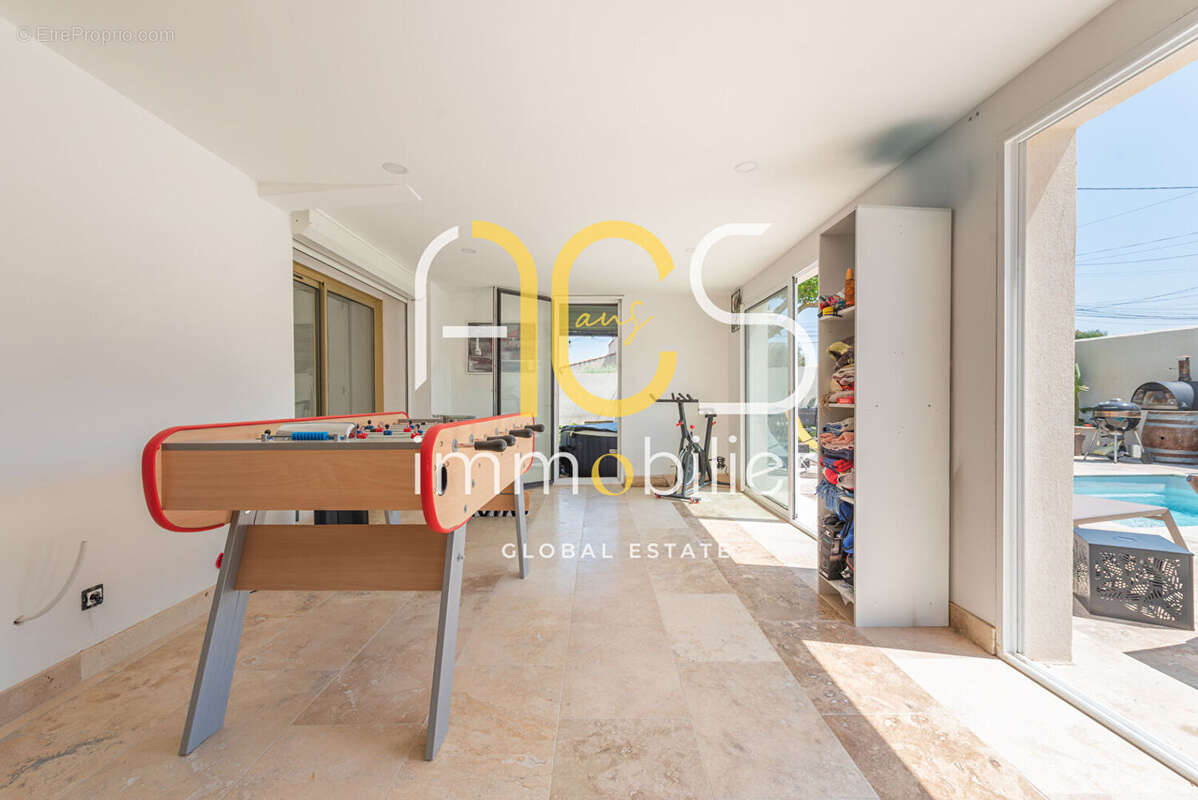 Maison Chateauneuf Les Martigues 5 pièce(s) 170 m2 + dépendances + piscine - photo 10