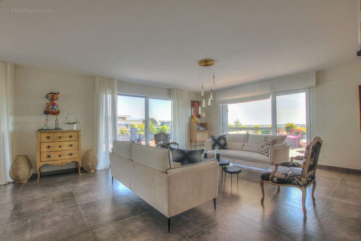 Appartement 145 m² à Thoiry  - photo 6