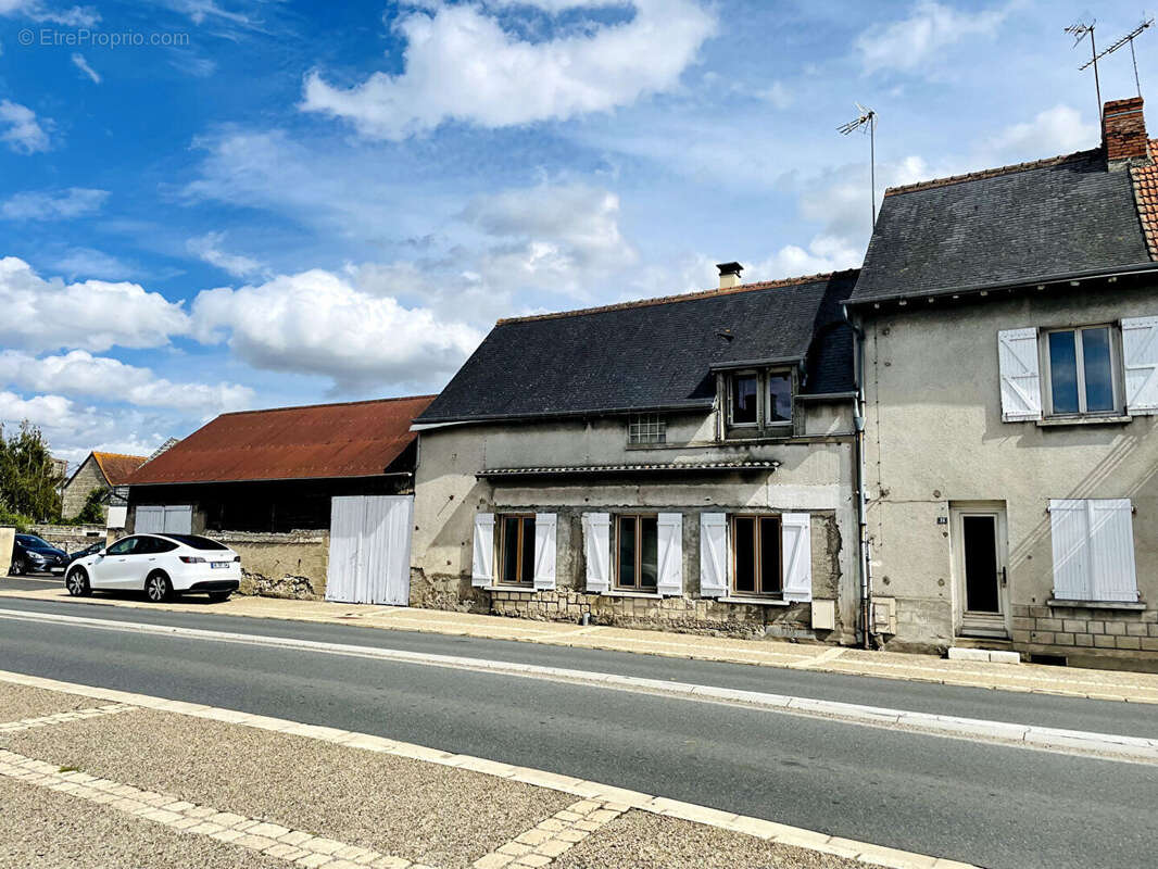 Maison à LA CELLE-SAINT-AVANT