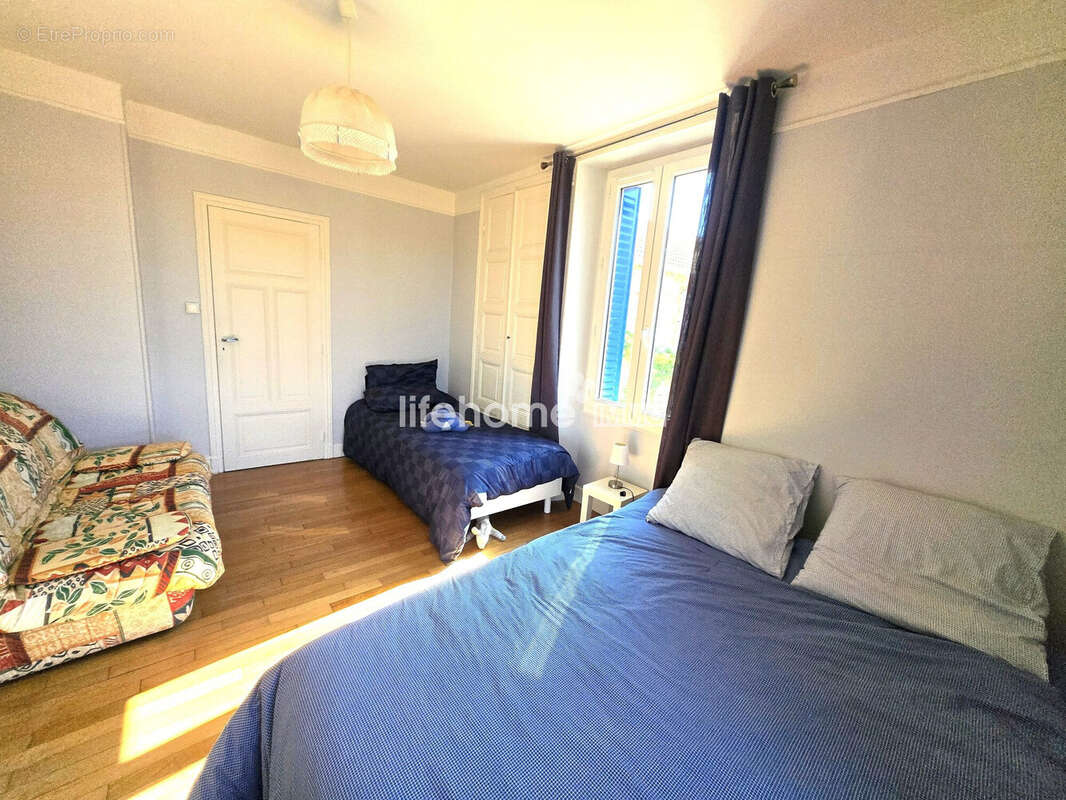 Maison 112 m² à Champagnat  - photo 7
