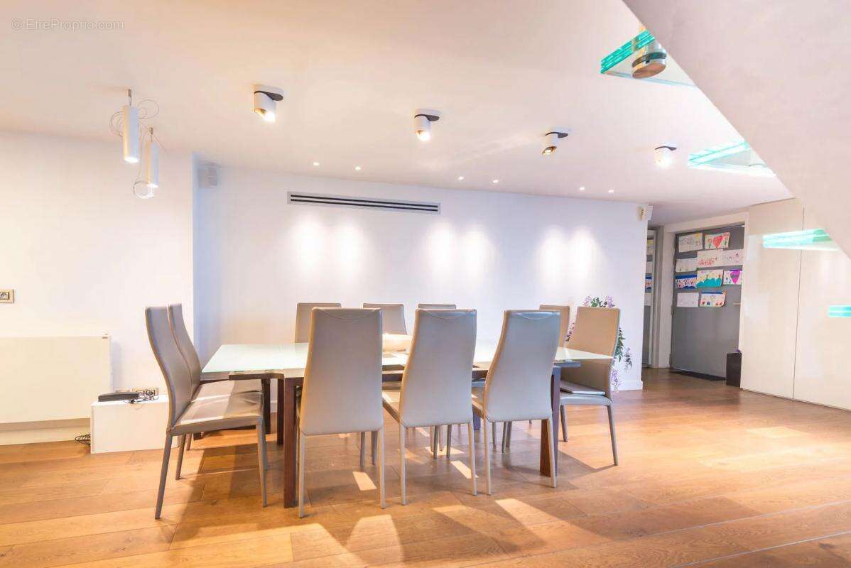 Maison à COURBEVOIE