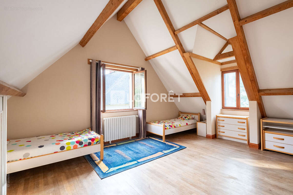 Maison à LA CELLE-SAINT-CLOUD