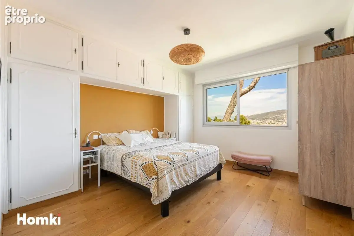 Rare à la vente : Superbe T5 traversant de 130 m² avec terrasse et vue dégagée - photo 14