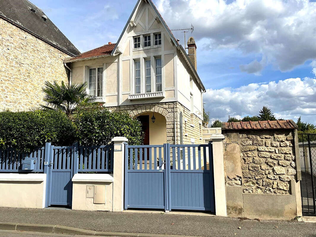 Maison à MANTES-LA-JOLIE