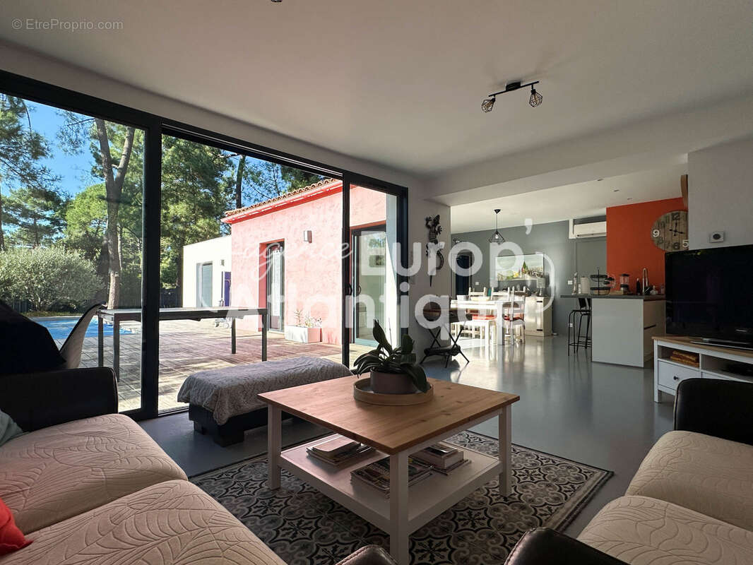 Maison à LES MATHES