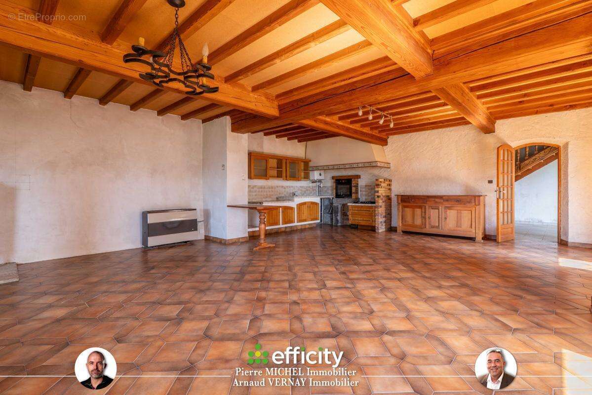 Maison 242 m² à Montrottier  - photo 10