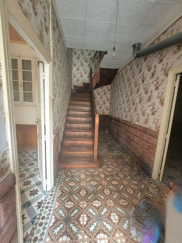 Maison T5 avec garage et terrasse - photo 2