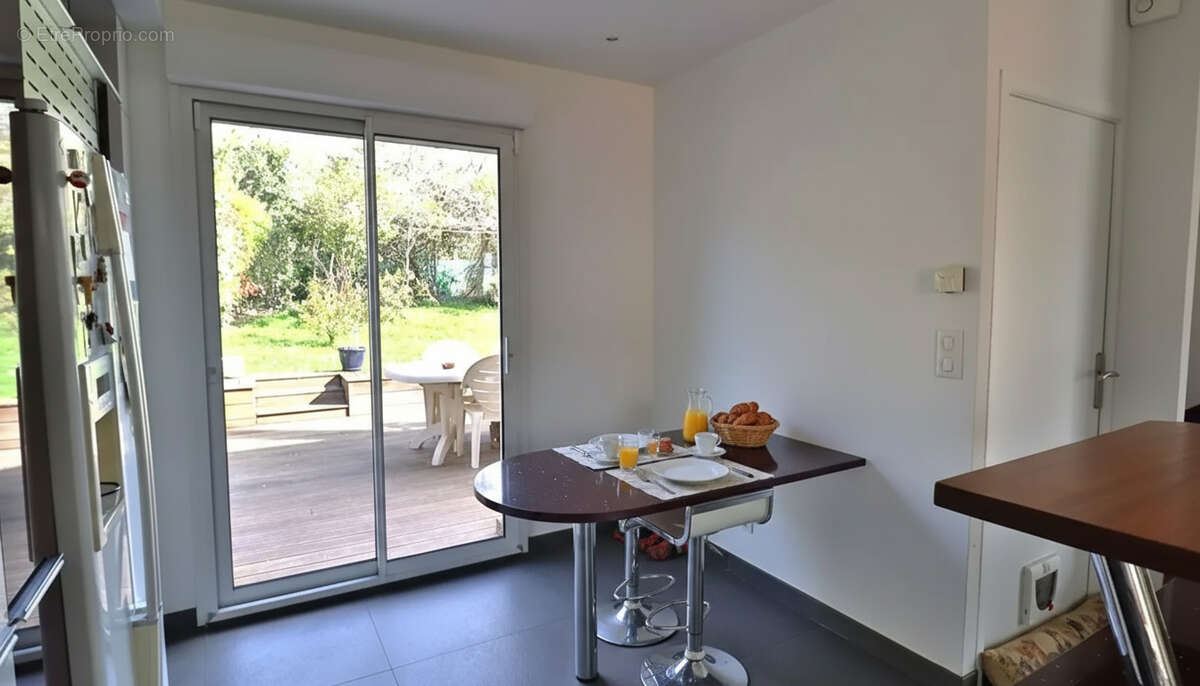 Maison à VERRIERES-LE-BUISSON