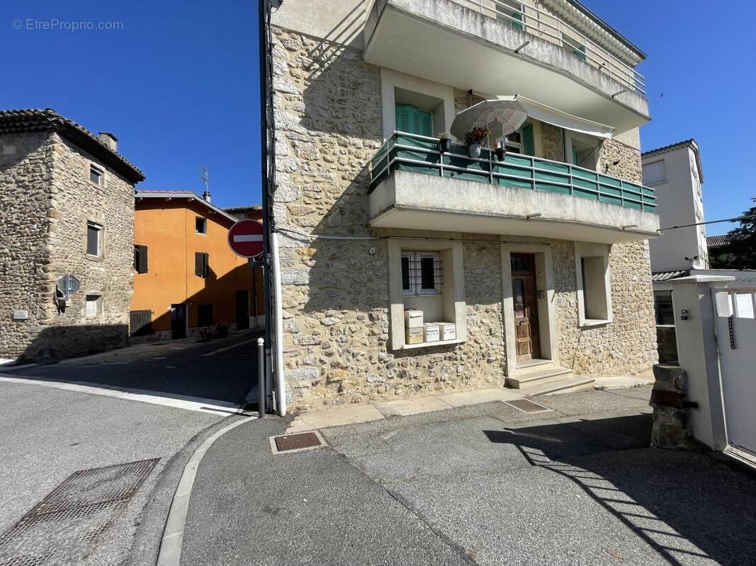 Appartement à SAINT-GEORGES-LES-BAINS