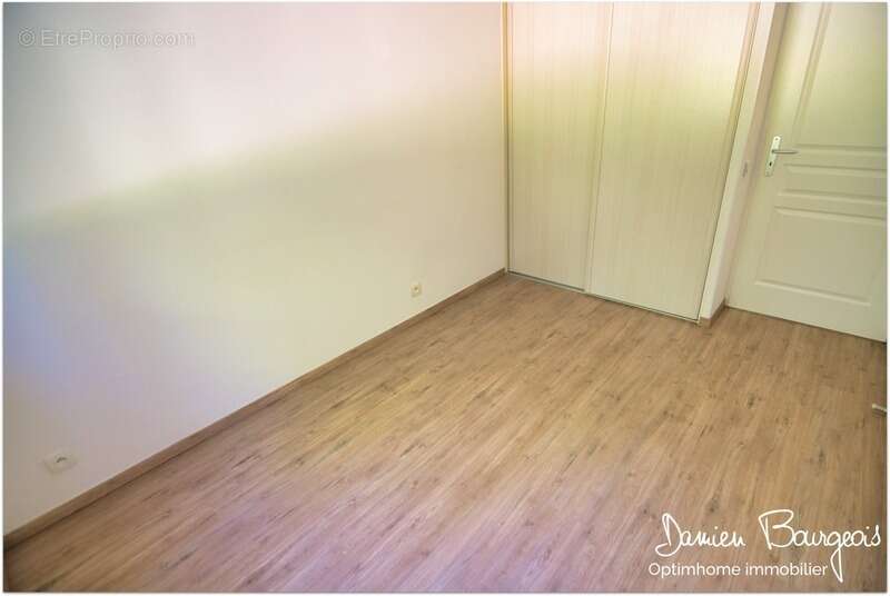 Appartement à SERGY