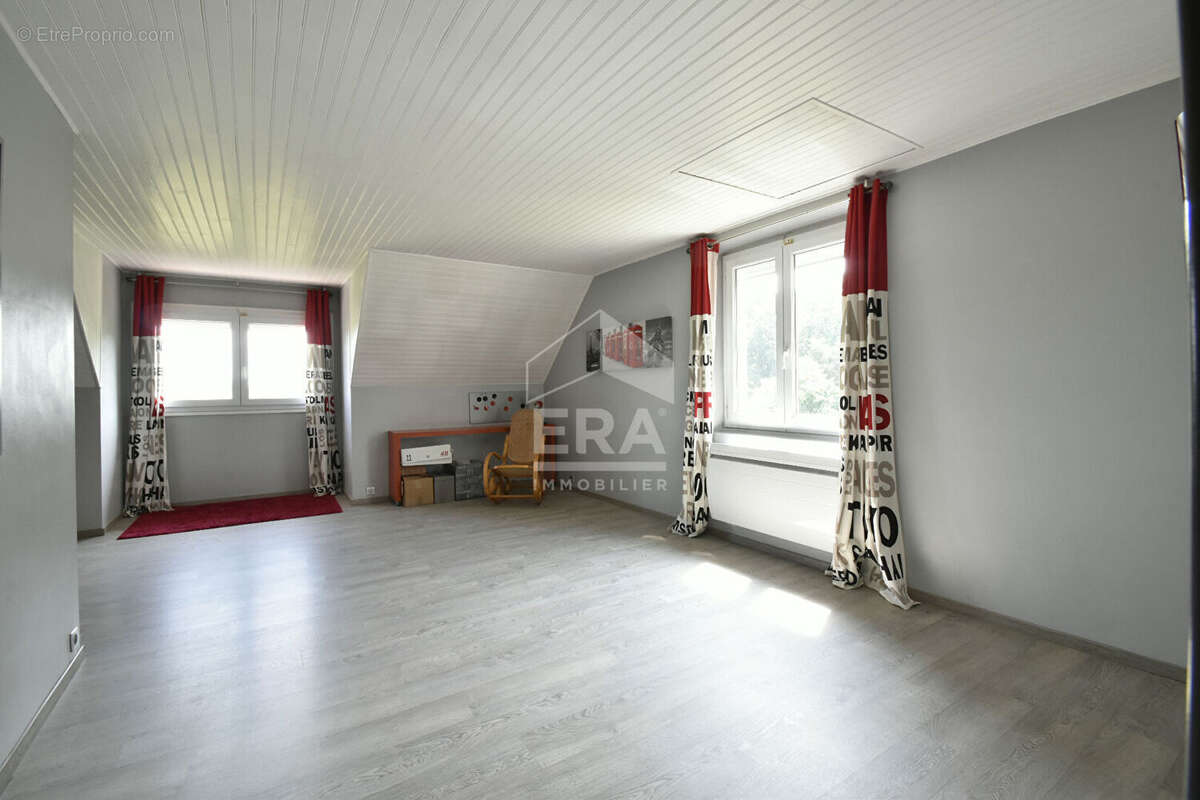 Maison à SAINT-REMY-L'HONORE