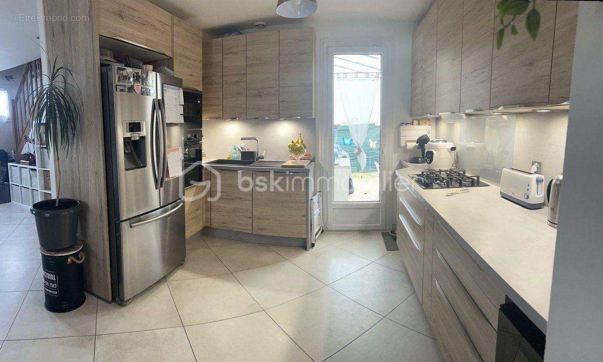 Maison à SAINTRY-SUR-SEINE