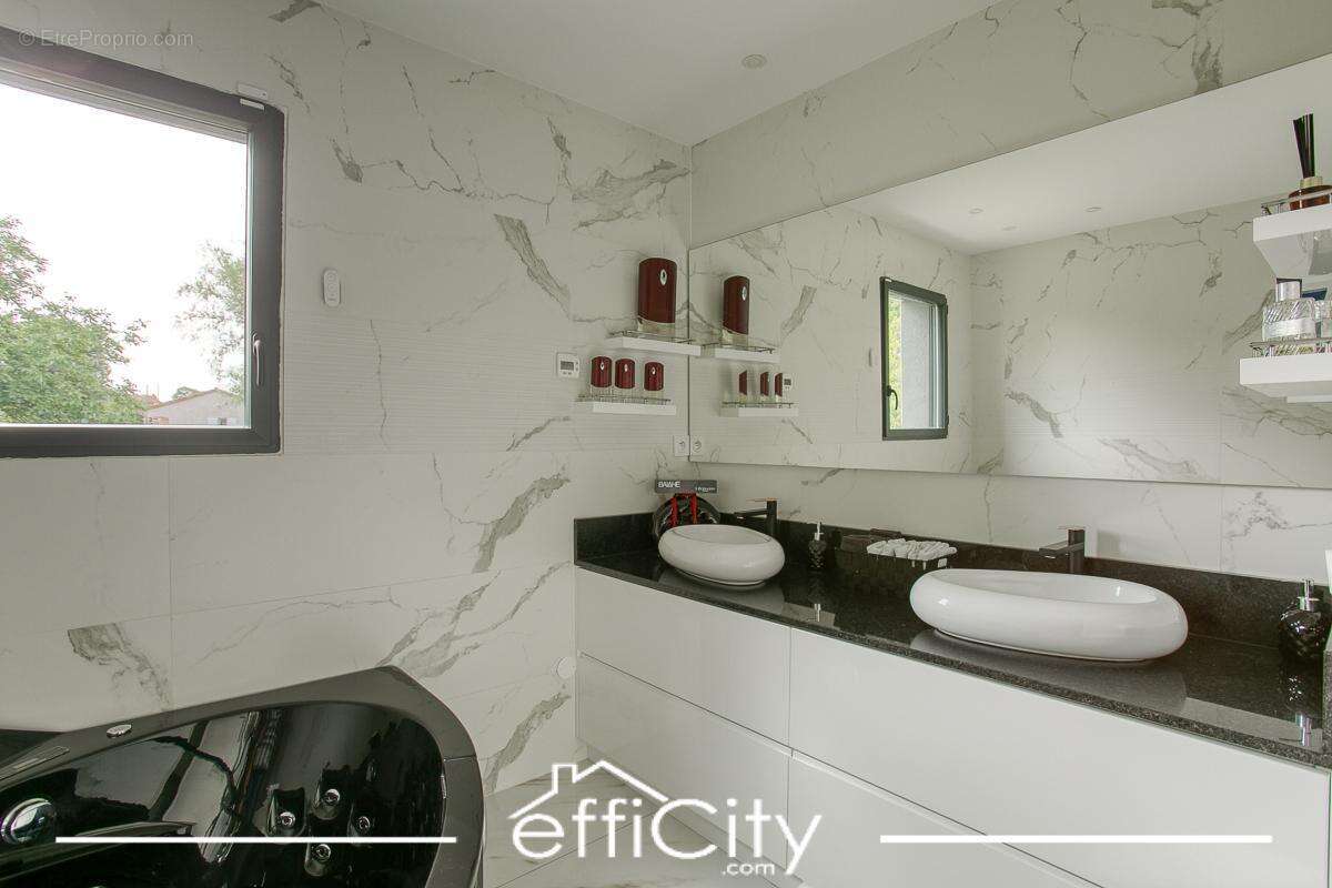 Maison 238 m² à Vertaizon  - photo 10
