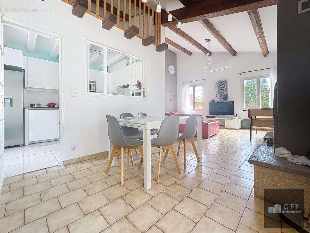 Maison à BORMES-LES-MIMOSAS