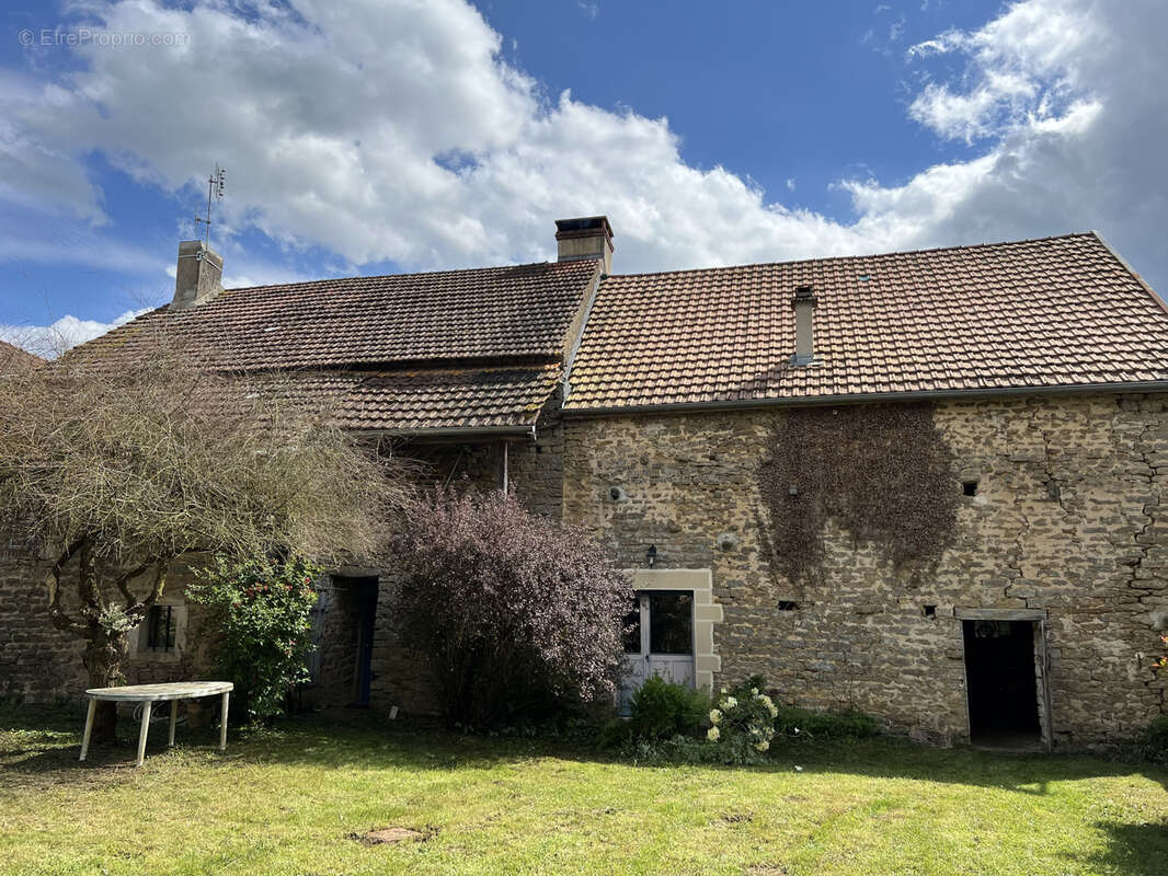 Maison à ECUTIGNY