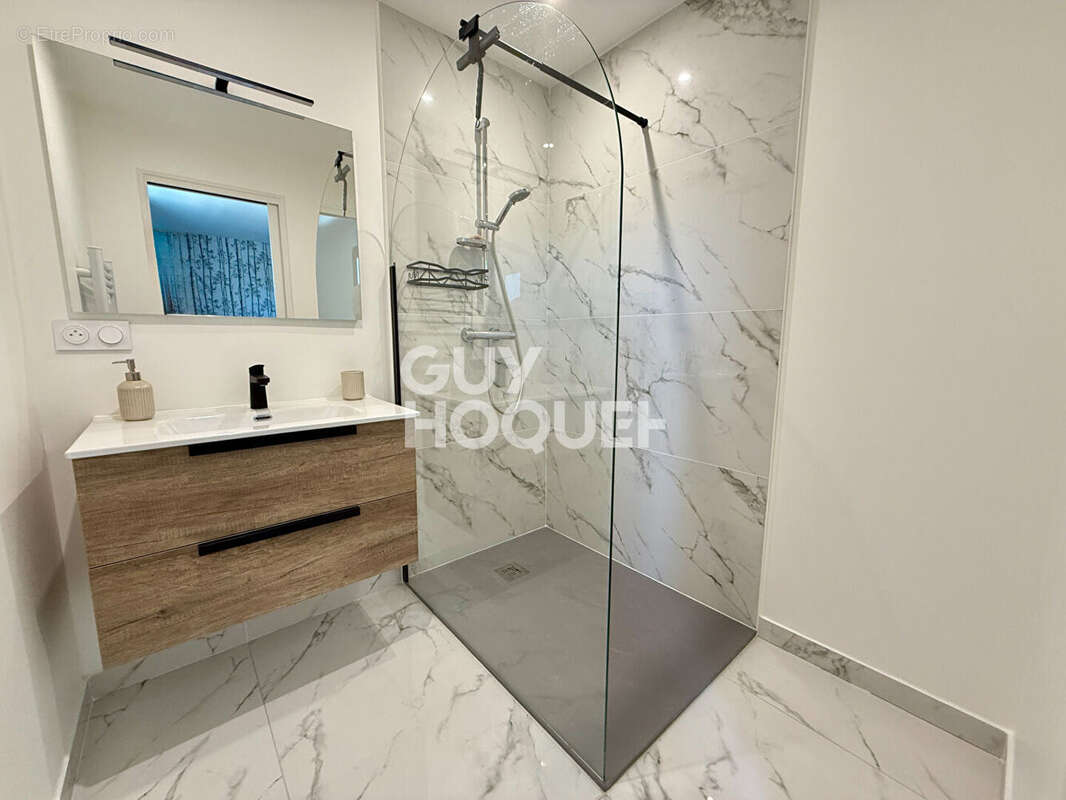 Maison à VIVIERS-DU-LAC