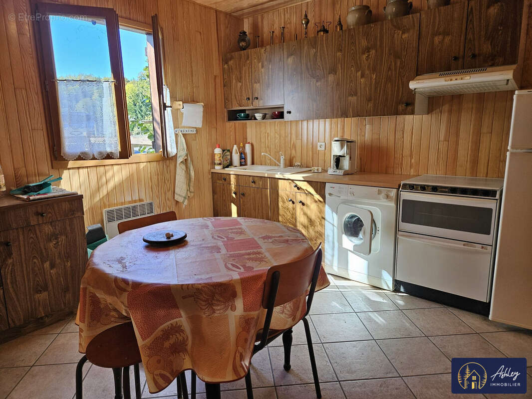 Maison à NEUVIC