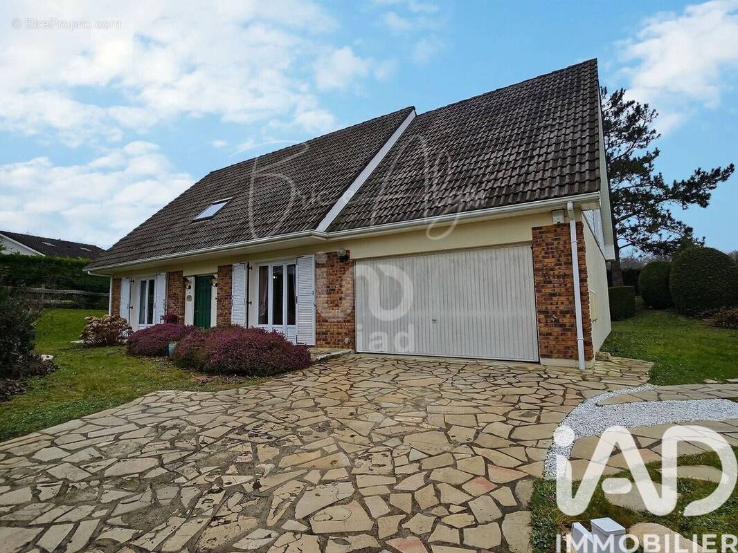 Photo 1 - Maison à CLAYE-SOUILLY