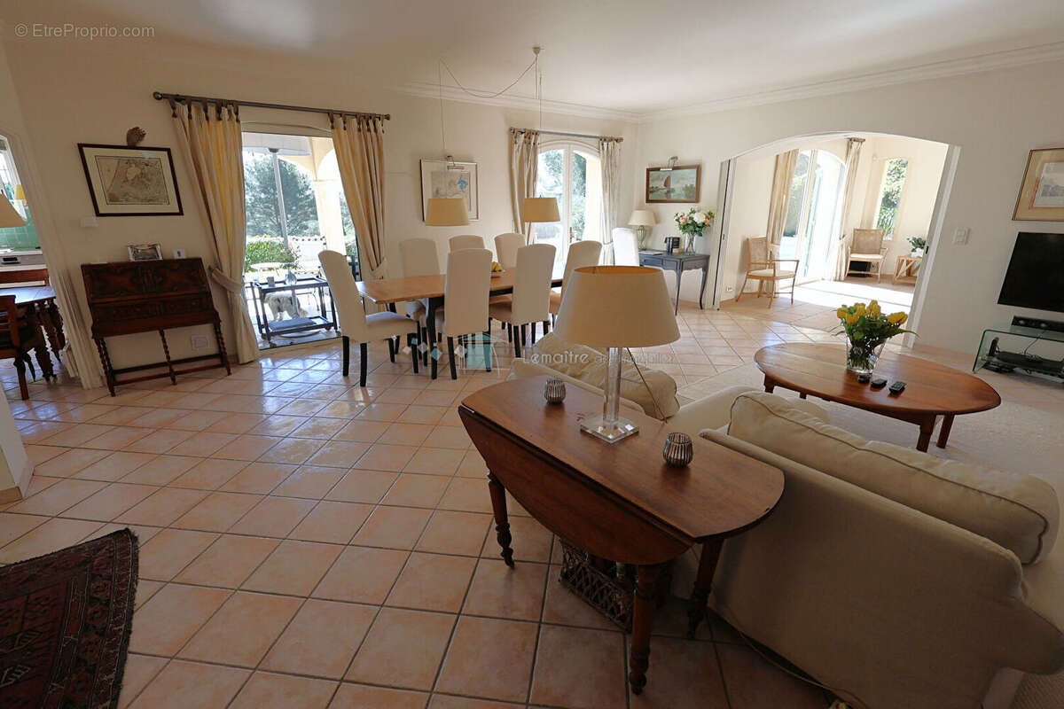 Maison à PEYMEINADE