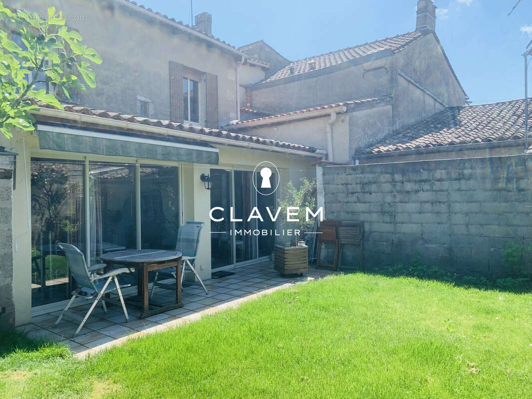 Maison à SAINTE-FOY-LA-GRANDE